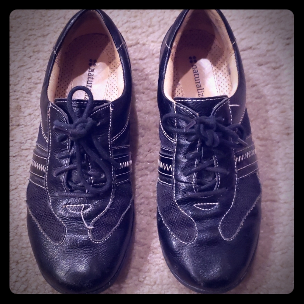 Naturalizer black shoes